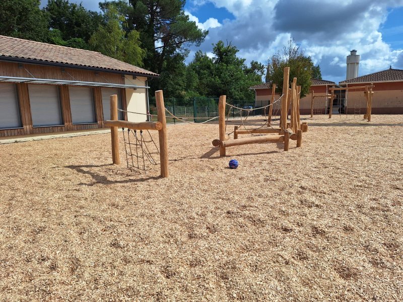 #15 - Cours d'école